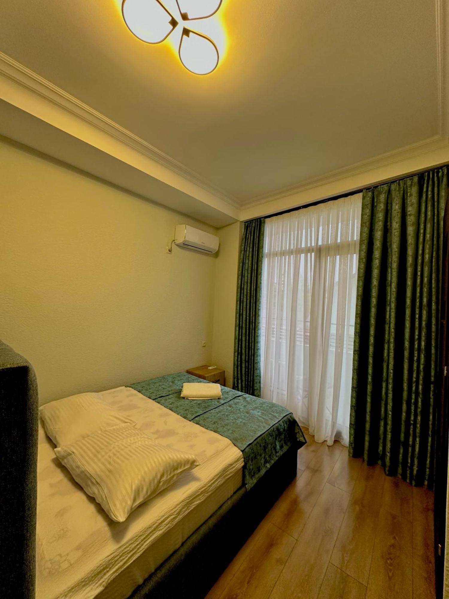 Hotel Balcony 库塔伊西 外观 照片
