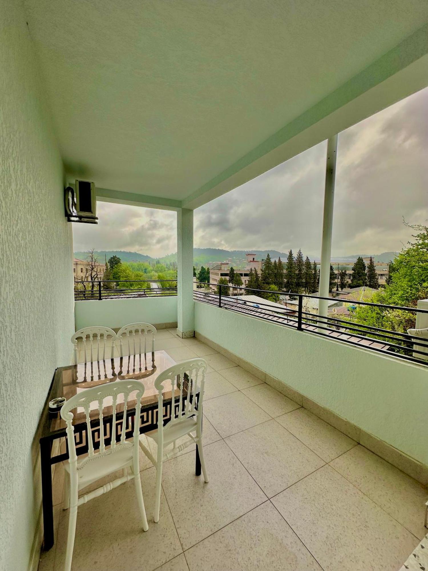 Hotel Balcony 库塔伊西 外观 照片