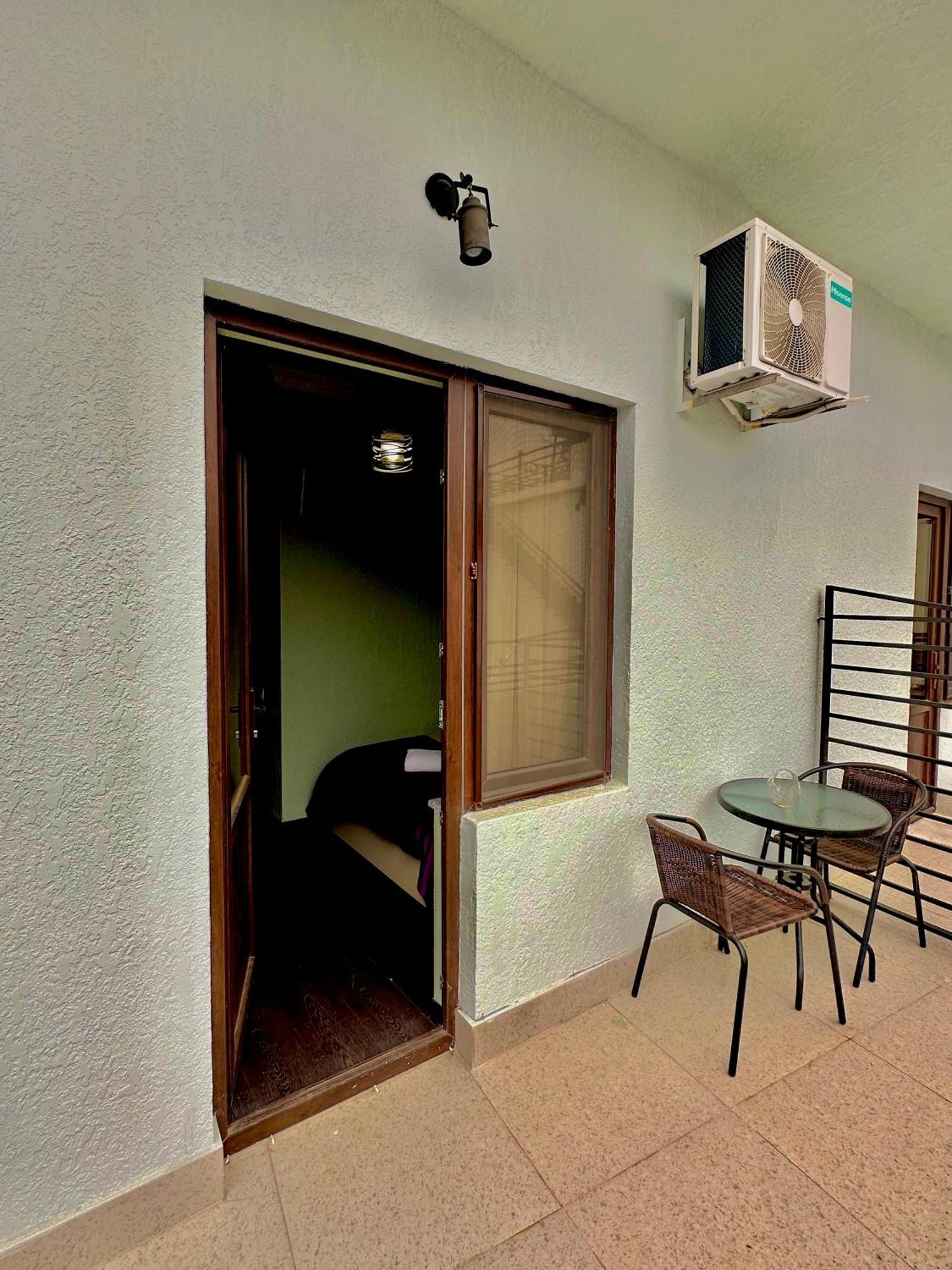 Hotel Balcony 库塔伊西 外观 照片